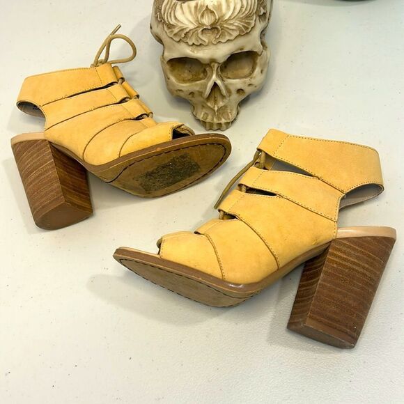 HINGE Drea Open Toe Leather Sandal, Size 5.5 - Picture 3 of 11